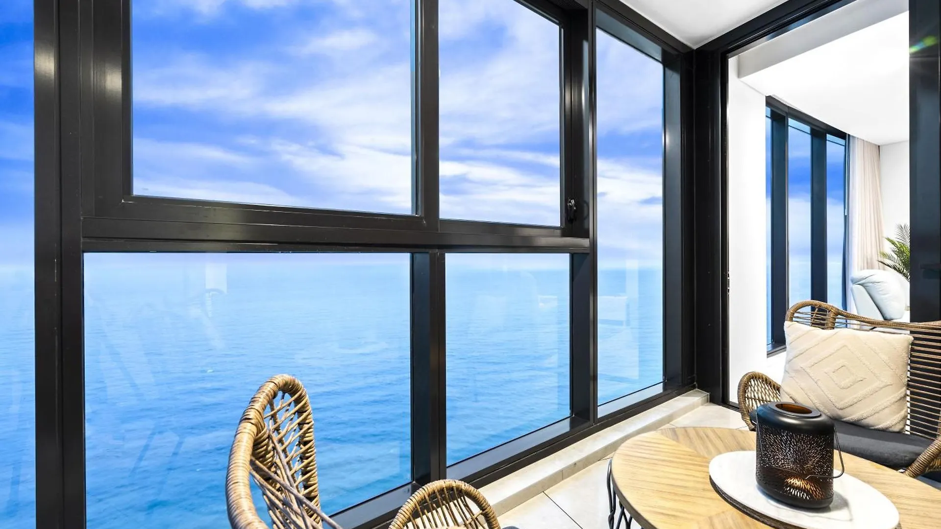 Altitude Ocean Suites - Spectacular, Unmatched Views & Luxury Accommodation Gold Coast 0*,