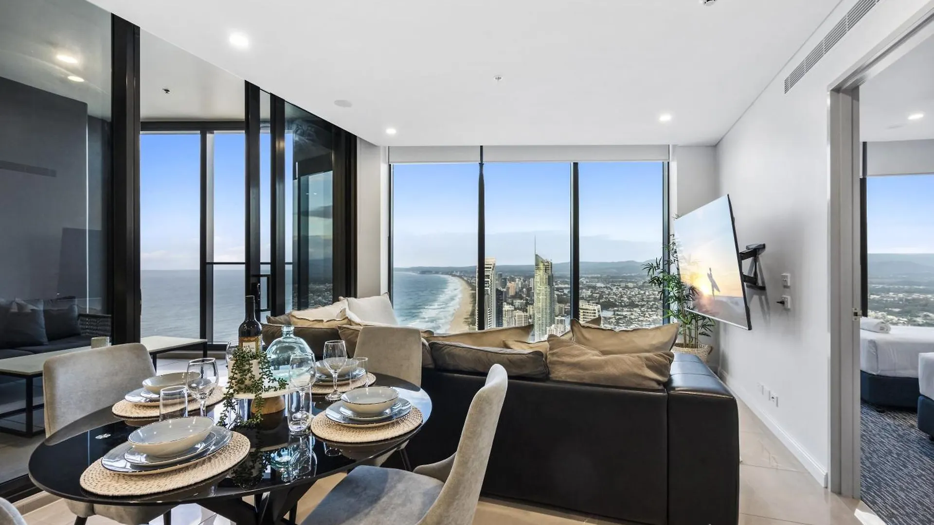 Altitude Ocean Suites - Spectacular, Unmatched Views & Luxury Accommodation Gold Coast Apartment